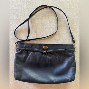 Vintage etienne aigner black leather purse